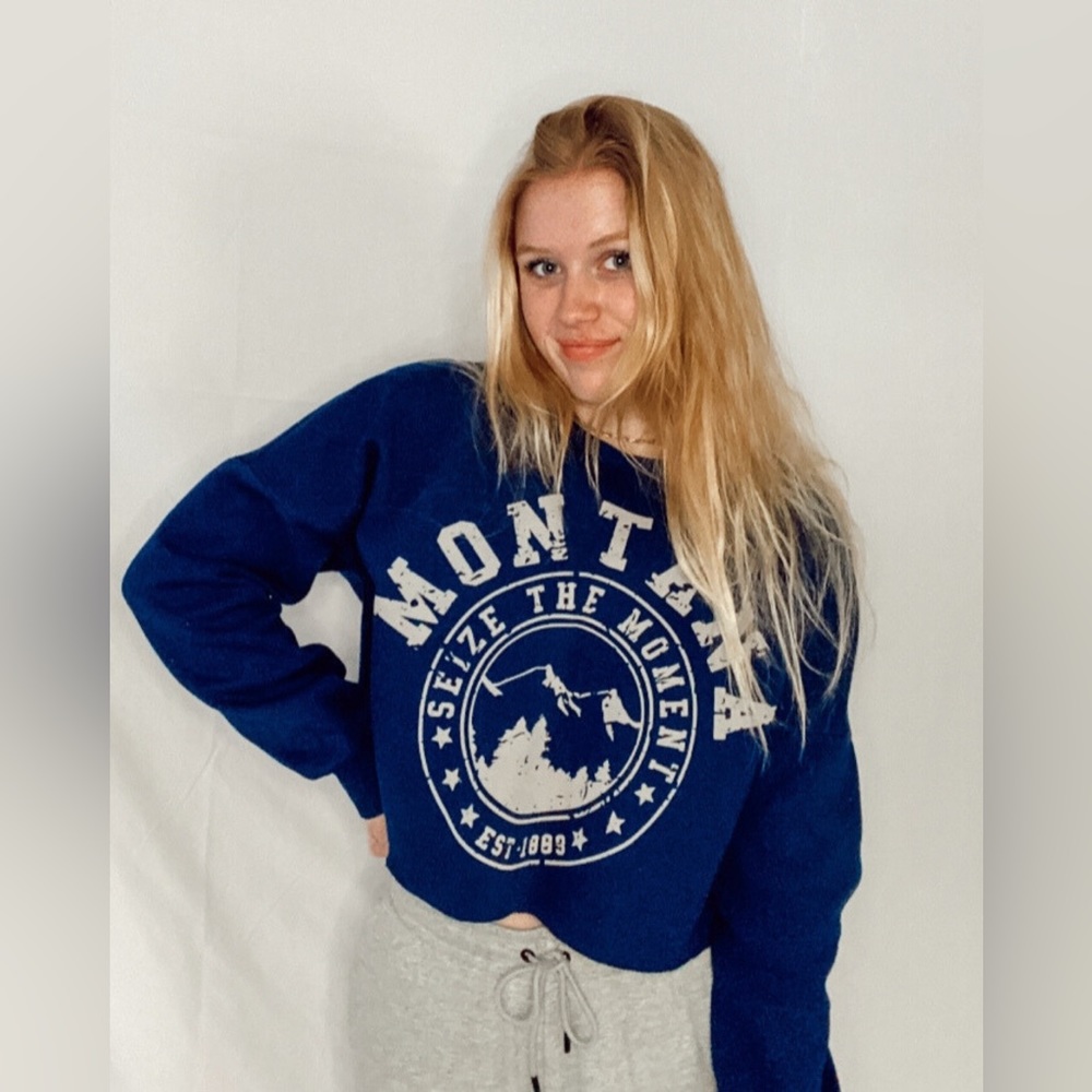 Montana Cropped Sweatshirt.